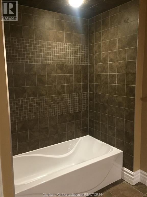 27 Keil Drive, Chatham, Ontario  N7M 3G7 - Photo 7 - 25031028