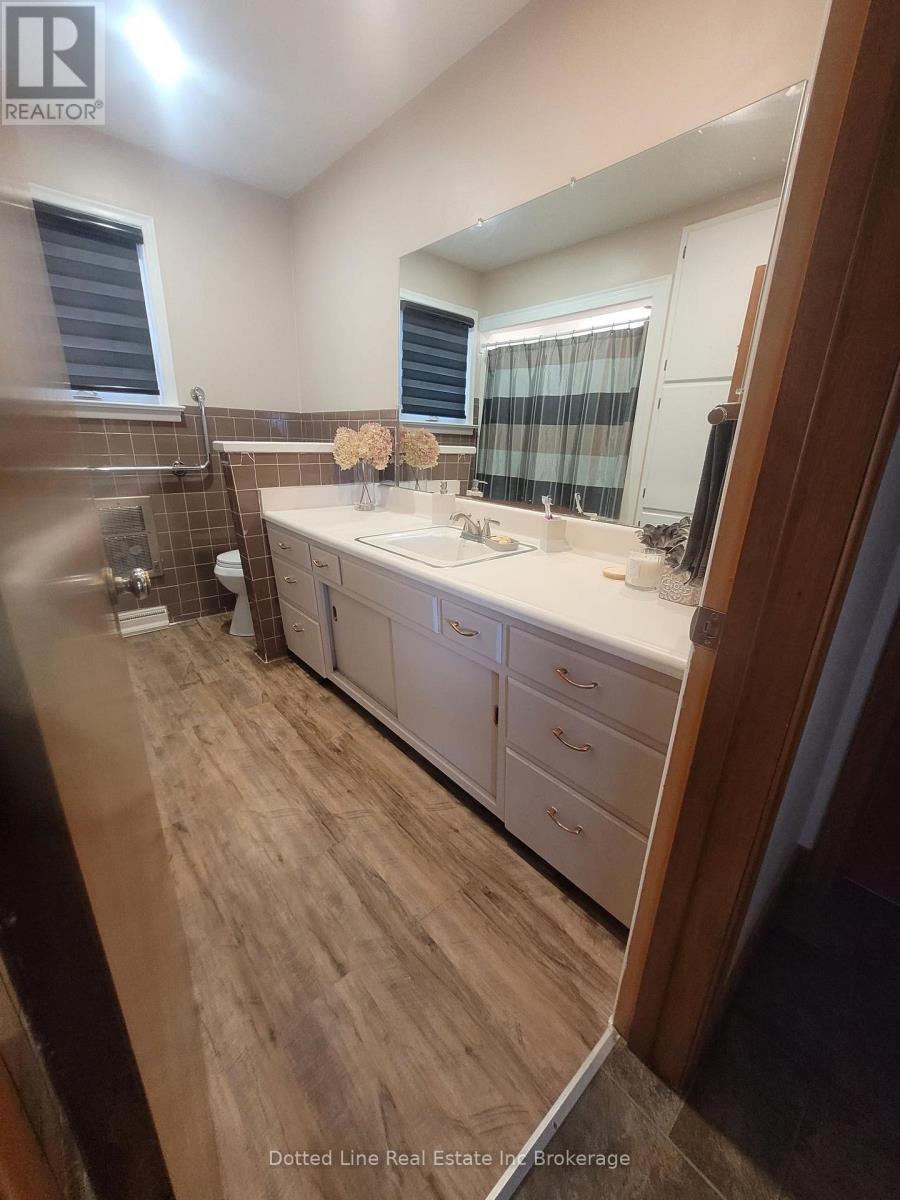 34 Albert Street, Norfolk, Ontario N0E 1G0 - Photo 29 - X12561328