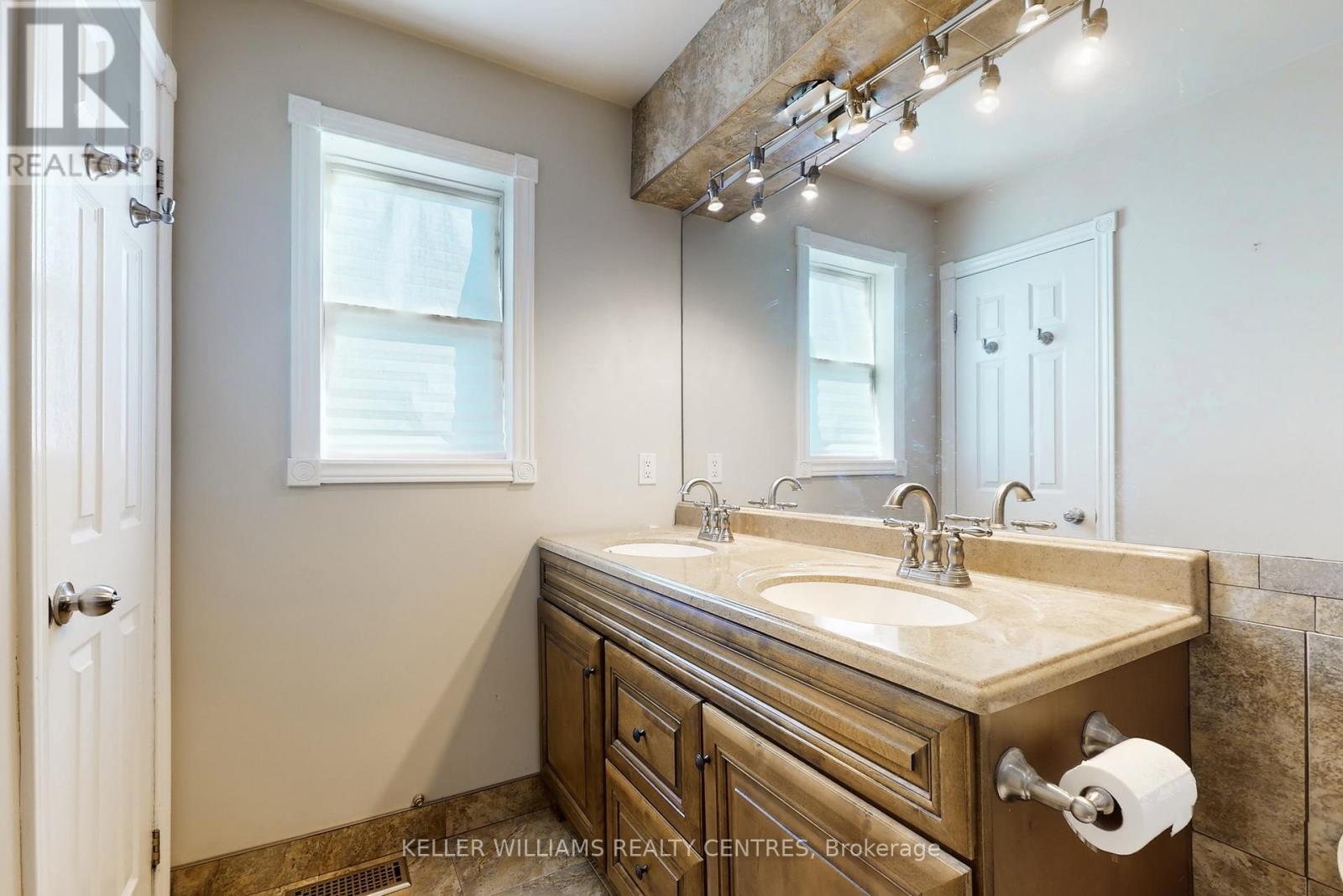 511 Winkworth Court, Newmarket, Ontario  L3Y 8R2 - Photo 15 - N12595228