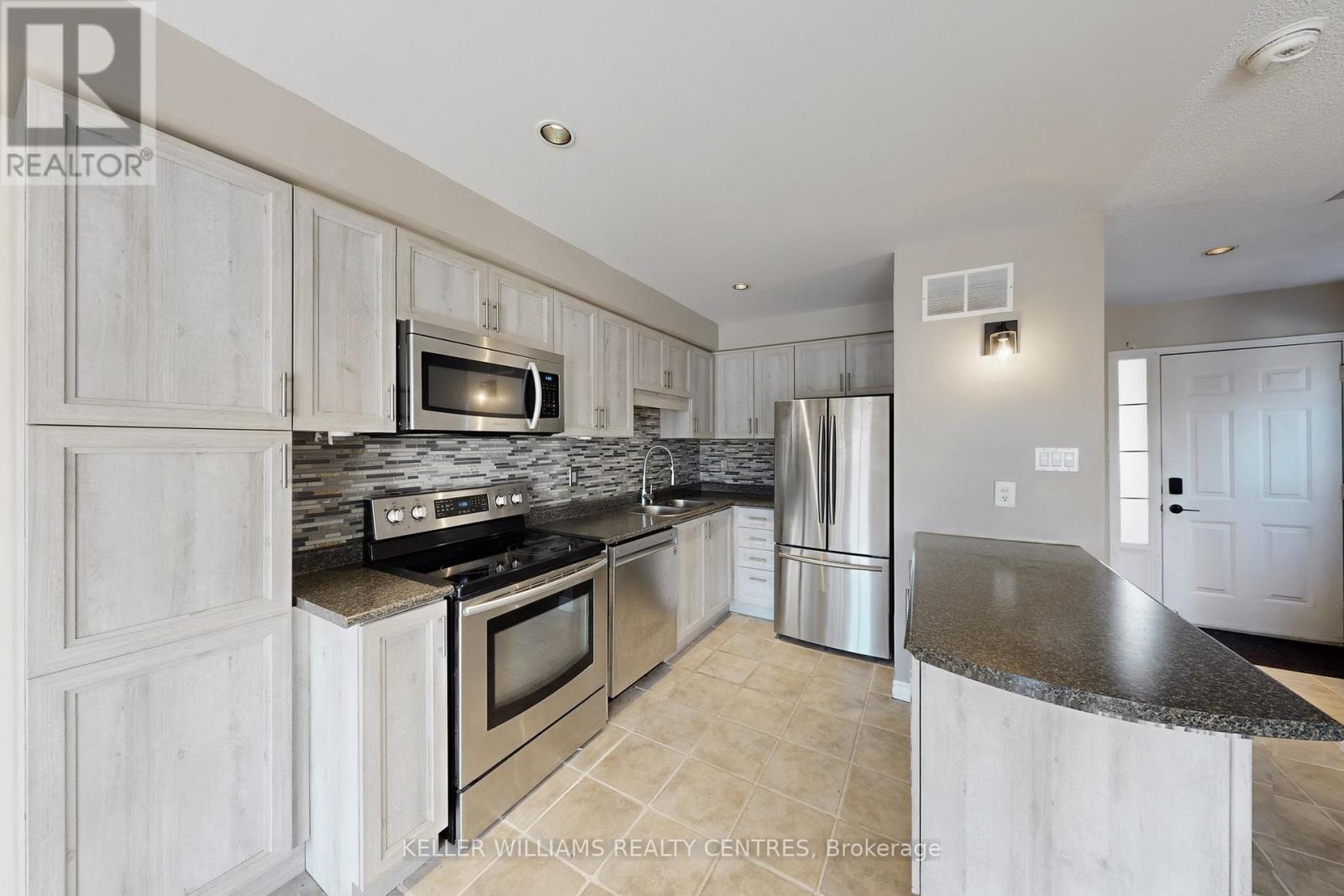 511 Winkworth Court, Newmarket, Ontario  L3Y 8R2 - Photo 7 - N12595228