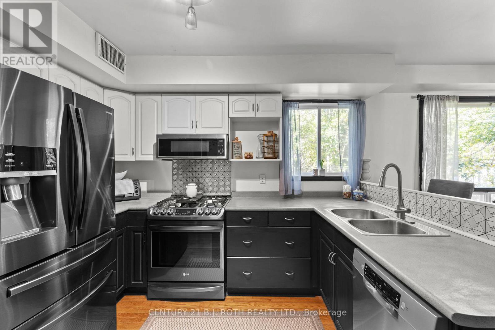 53 Slalom Drive, Oro-Medonte, Ontario  L0K 1N0 - Photo 7 - S12595268