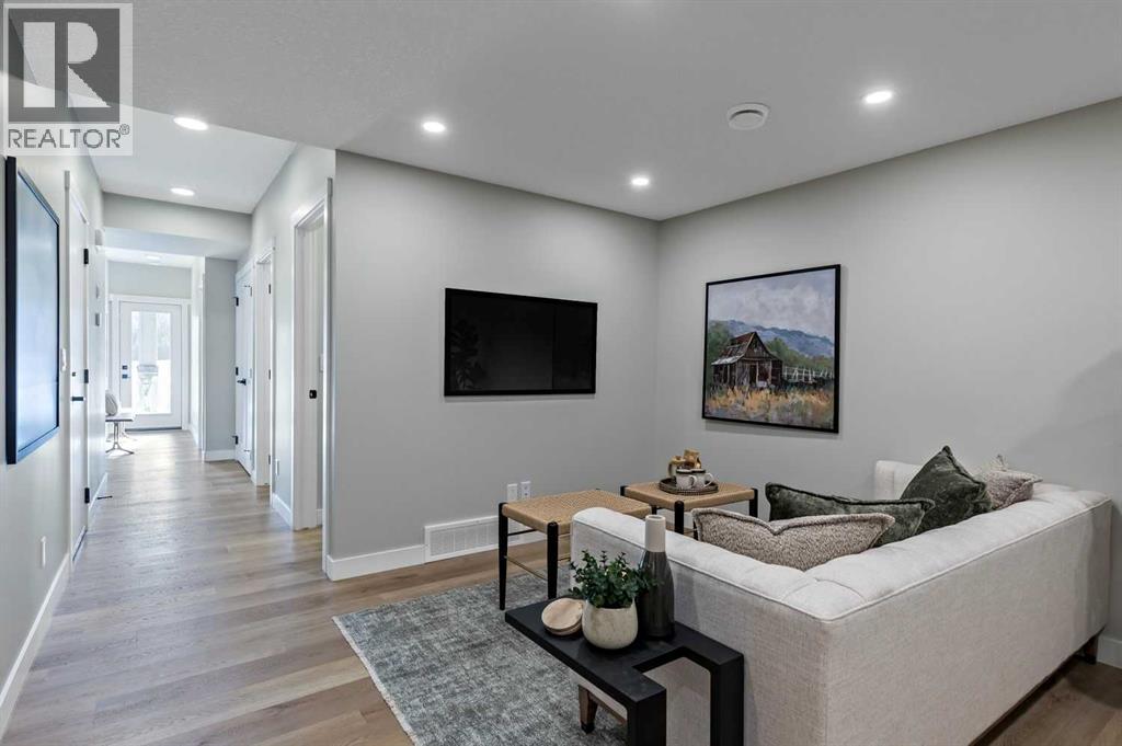 8 Creekview Manor Sw, Calgary, Alberta  T2X 5Y3 - Photo 25 - A2272088