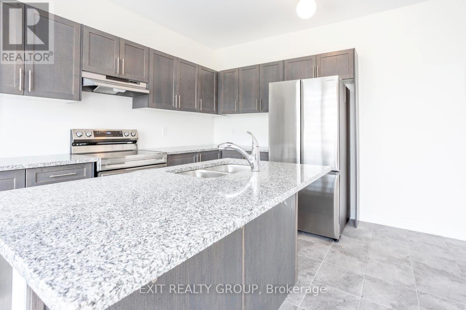 18 East Vista Terrace, Quinte West, Ontario  K0K 1L0 - Photo 14 - X12595334