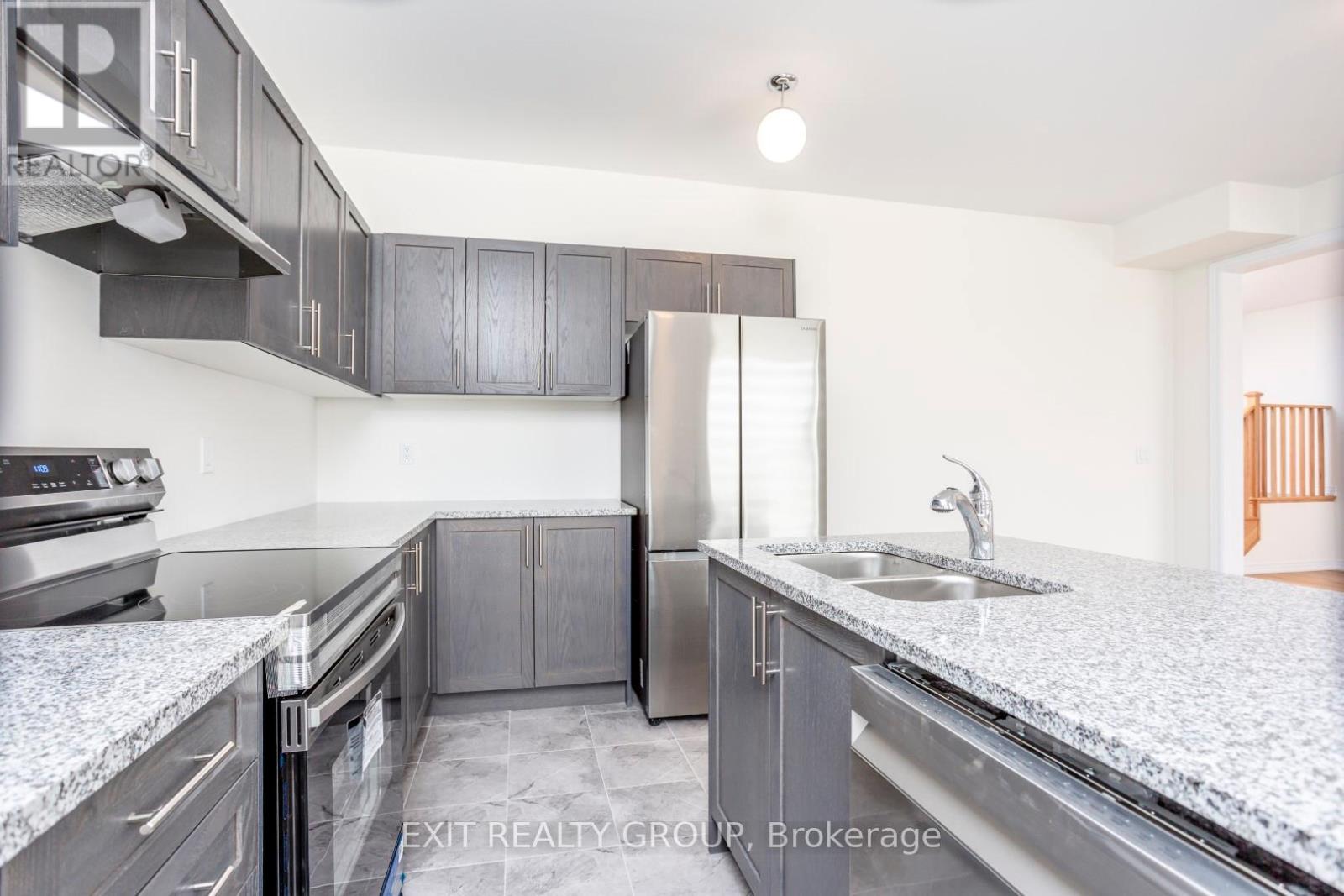 18 East Vista Terrace, Quinte West, Ontario  K0K 1L0 - Photo 17 - X12595334