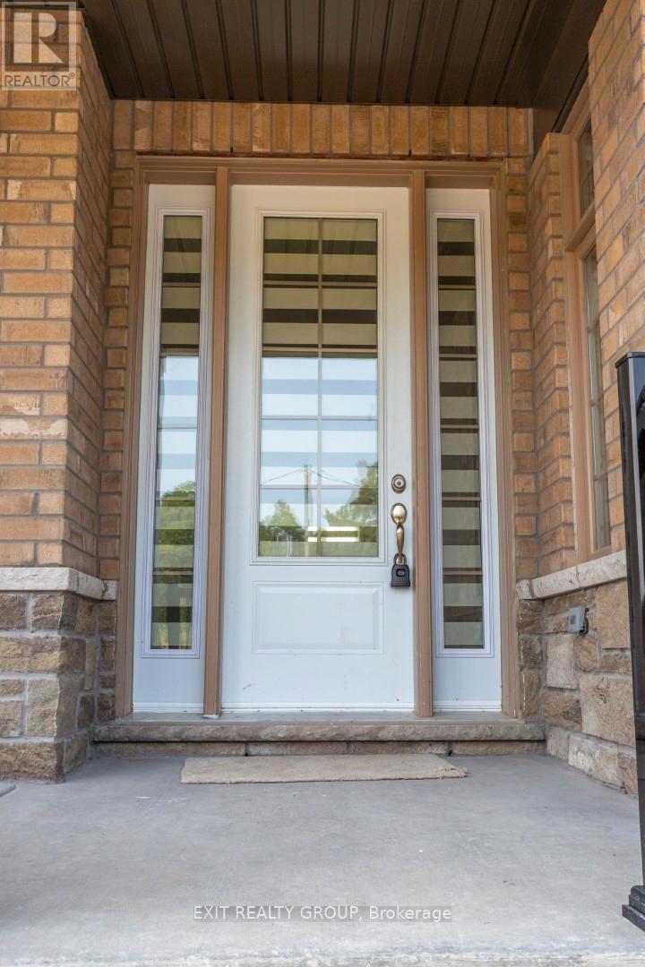 18 East Vista Terrace, Quinte West, Ontario  K0K 1L0 - Photo 3 - X12595334