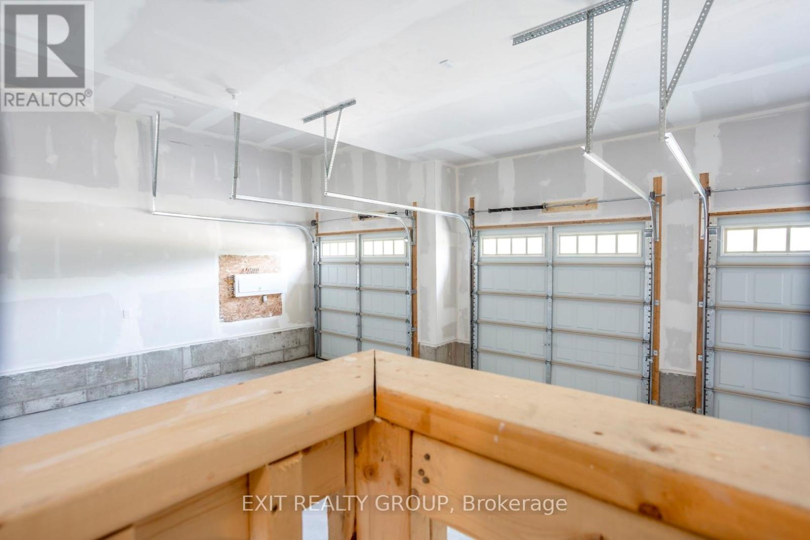 18 East Vista Terrace, Quinte West, Ontario  K0K 1L0 - Photo 33 - X12595334