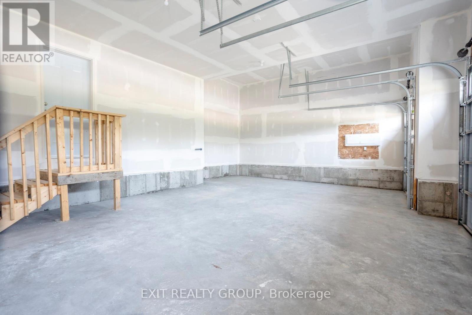 18 East Vista Terrace, Quinte West, Ontario  K0K 1L0 - Photo 34 - X12595334