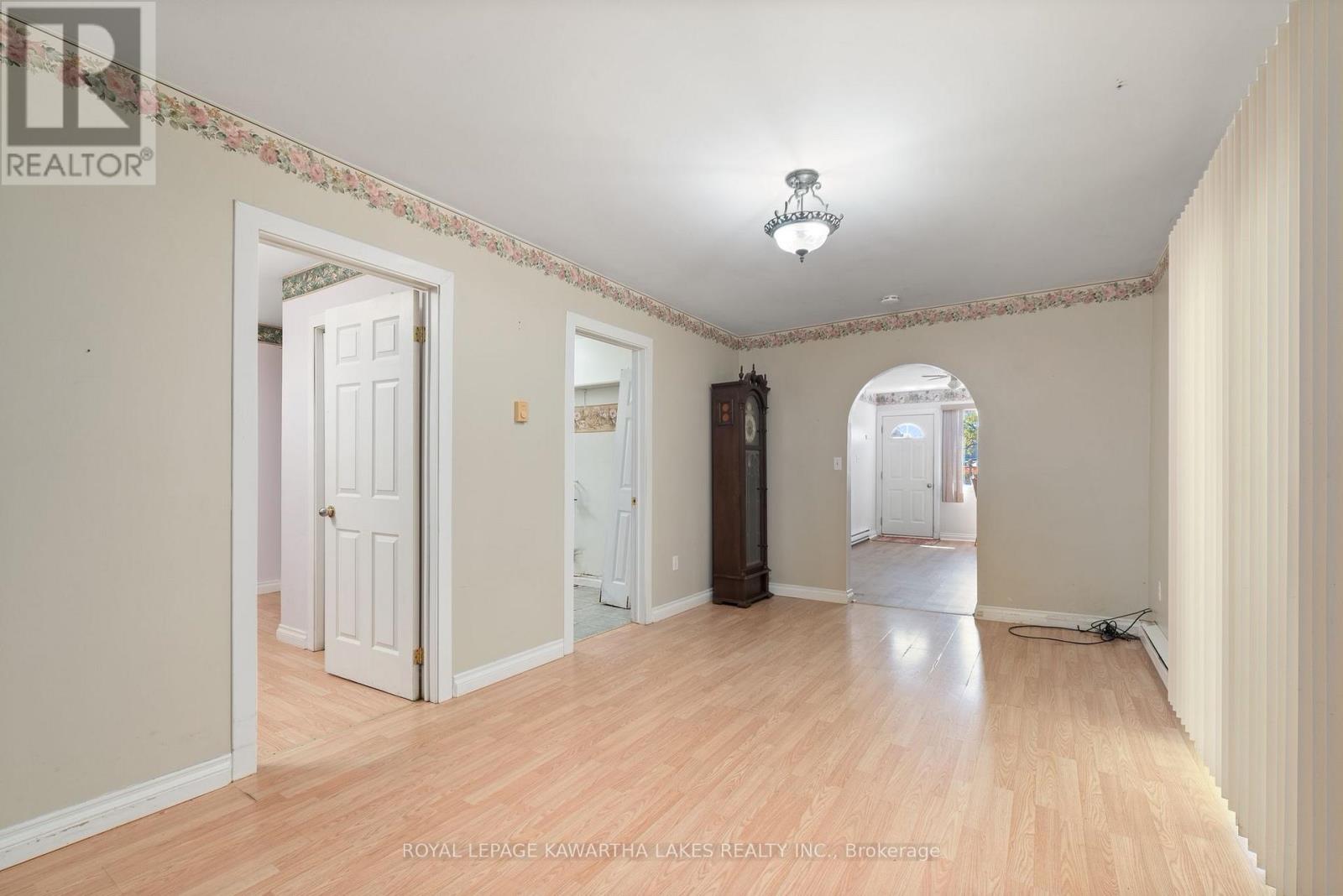 4 Bond Street E, Kawartha Lakes, Ontario  K9V 3P3 - Photo 21 - X12595422