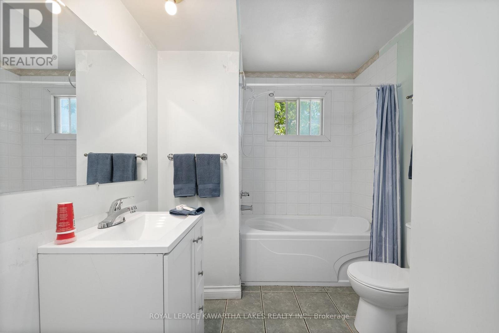 4 Bond Street E, Kawartha Lakes, Ontario  K9V 3P3 - Photo 28 - X12595422