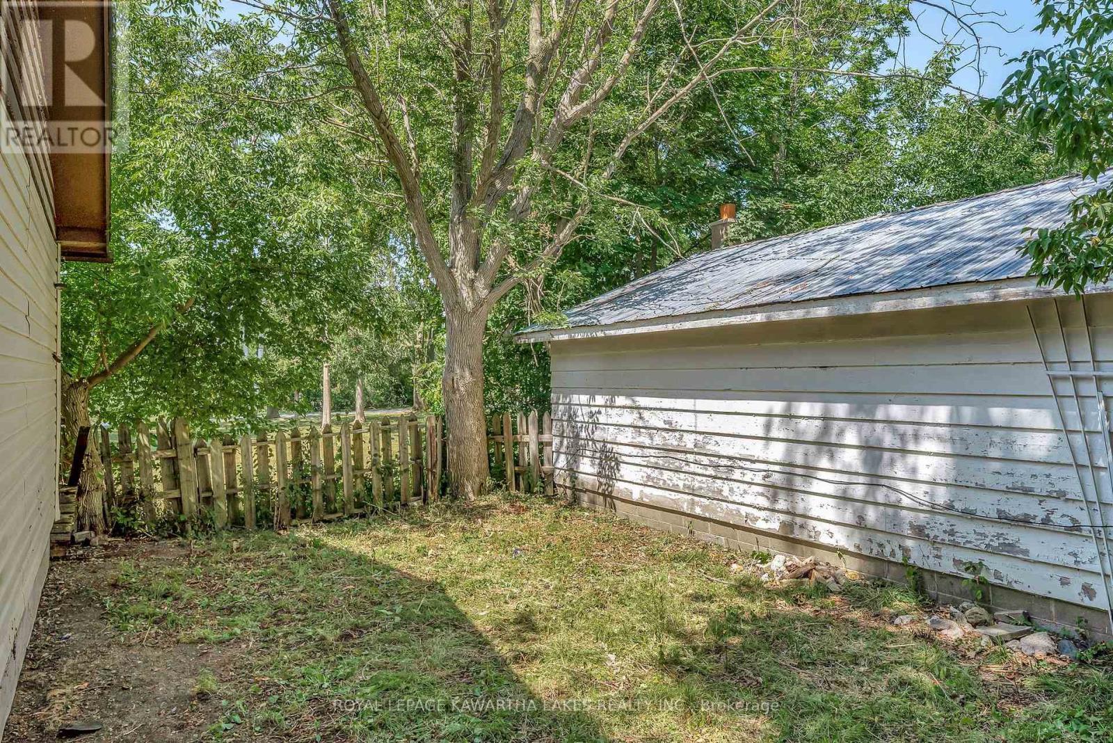 4 Bond Street E, Kawartha Lakes, Ontario  K9V 3P3 - Photo 31 - X12595422