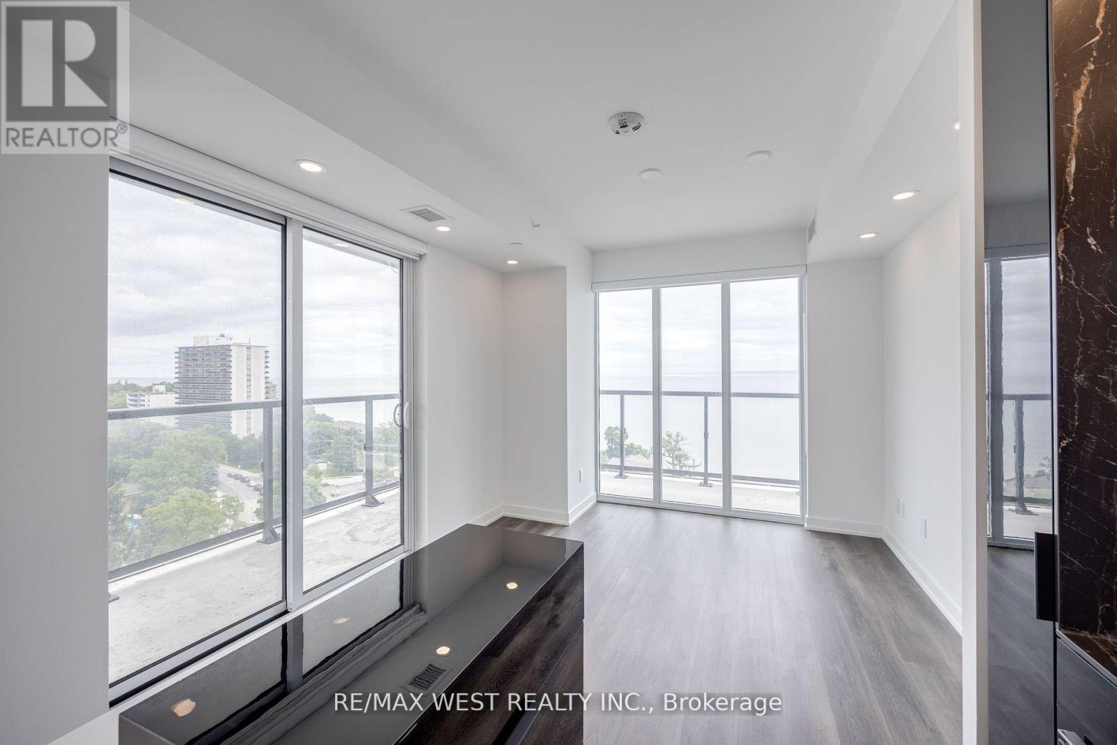 1003 - 370 Martha Street, Burlington, Ontario  L7R 0G9 - Photo 15 - W12595212