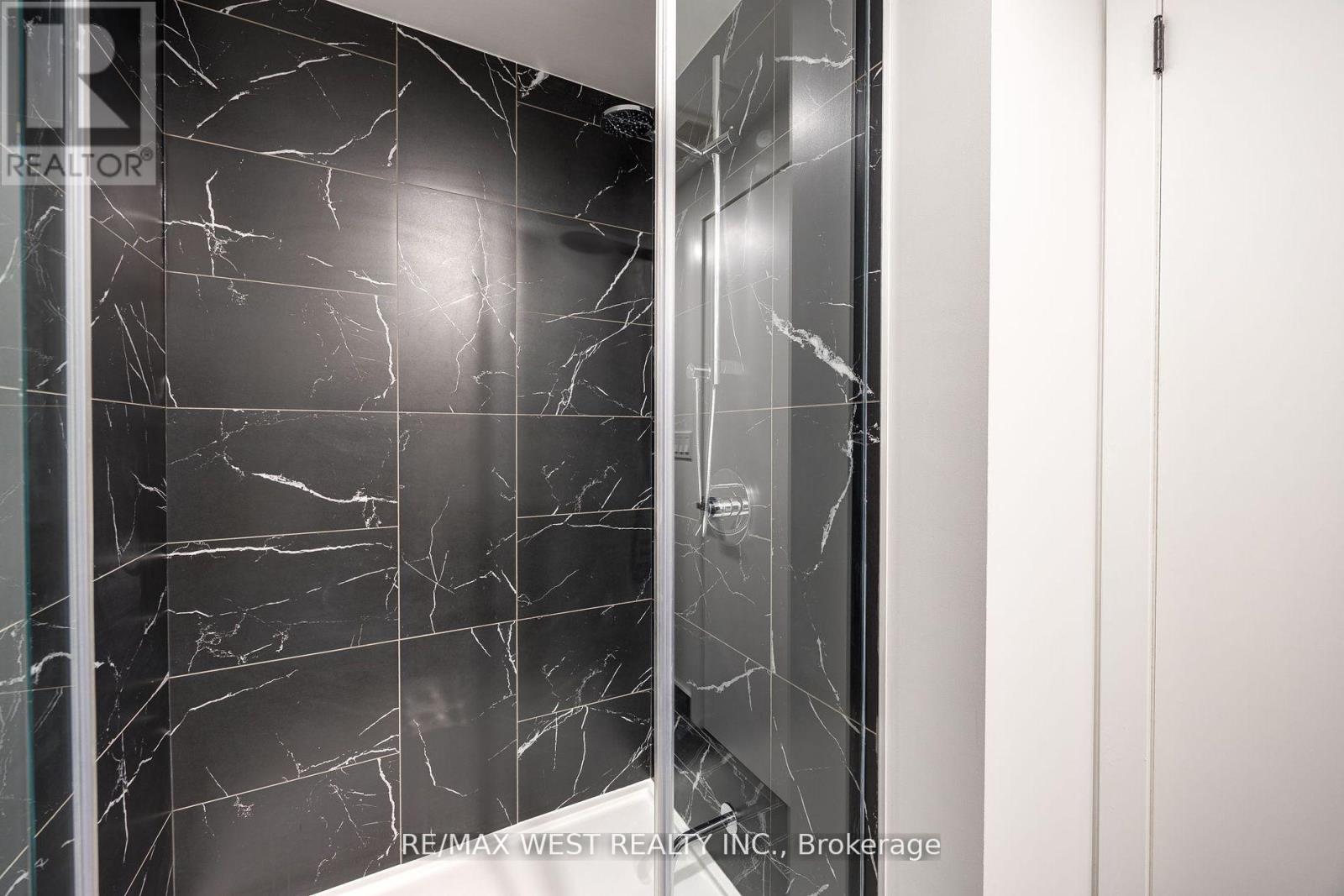 1003 - 370 Martha Street, Burlington, Ontario  L7R 0G9 - Photo 20 - W12595212