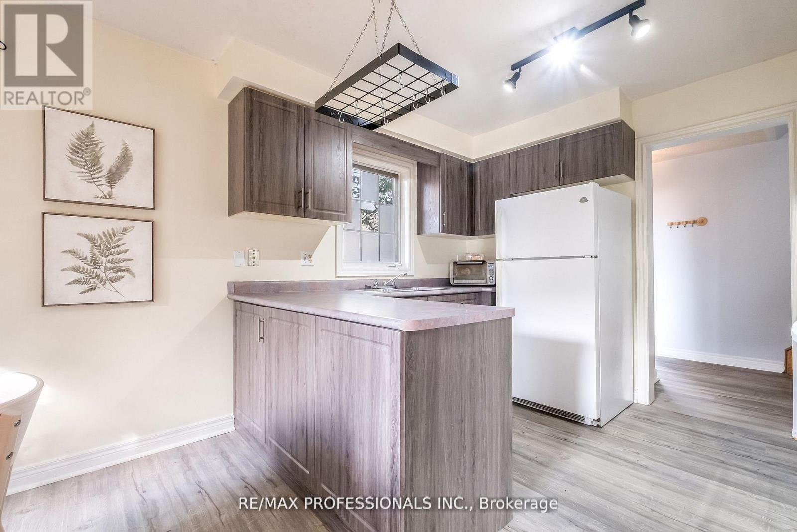 65 Hickorybush Avenue, Brampton, Ontario  L6R 1C8 - Photo 14 - W12595232