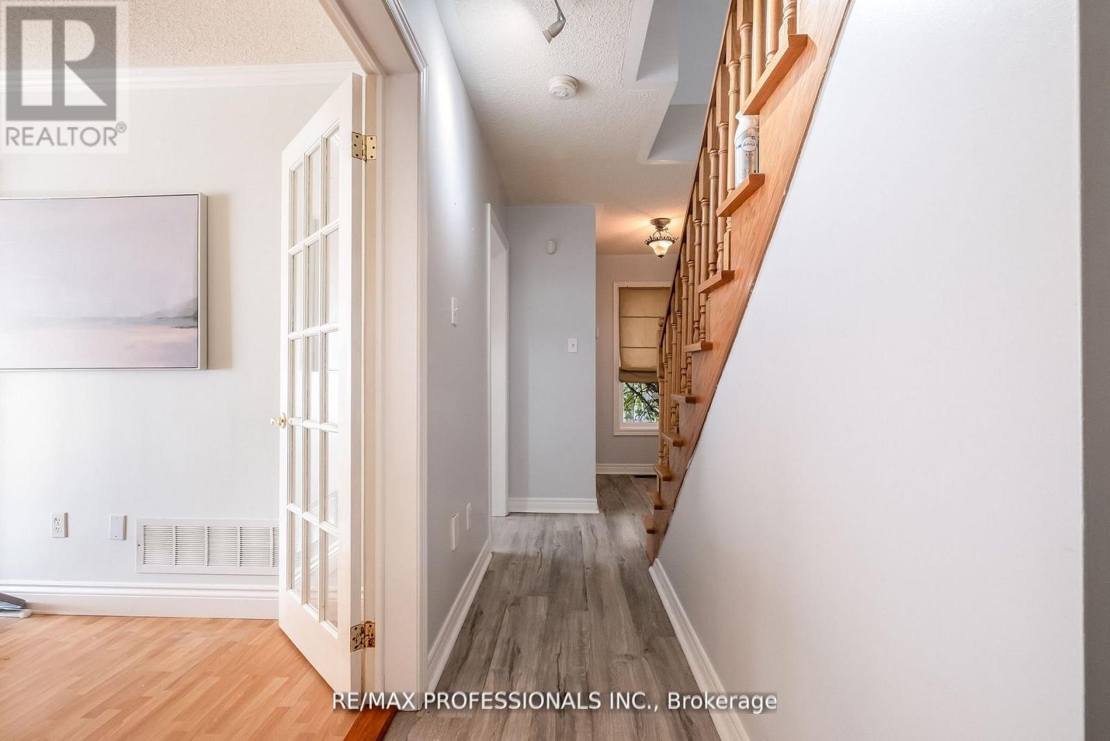 65 Hickorybush Avenue, Brampton, Ontario  L6R 1C8 - Photo 20 - W12595232