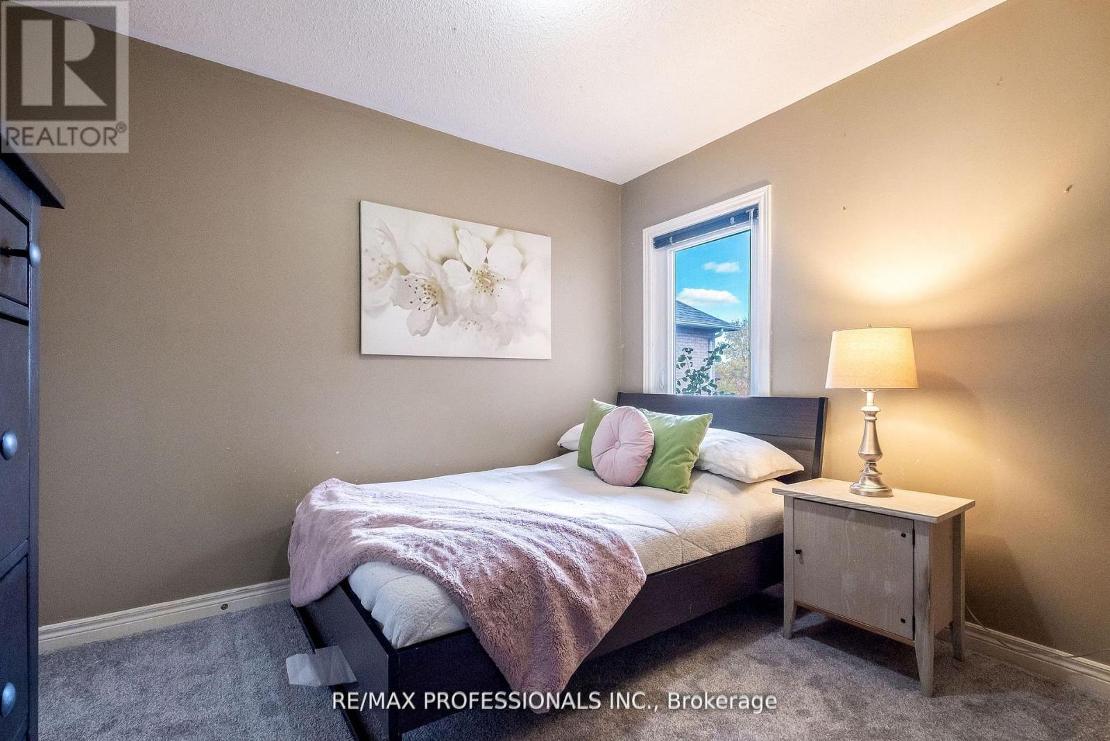 65 Hickorybush Avenue, Brampton, Ontario  L6R 1C8 - Photo 30 - W12595232