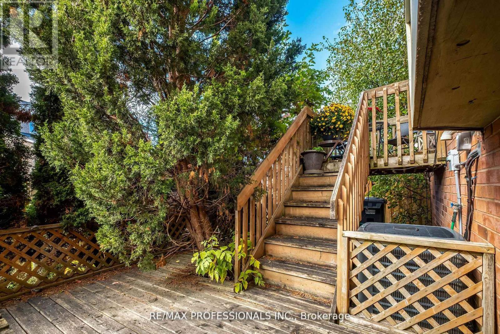 65 Hickorybush Avenue, Brampton, Ontario  L6R 1C8 - Photo 46 - W12595232