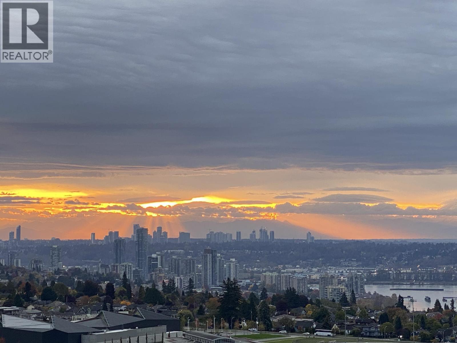 2005 6888 Station Hill Drive, Burnaby, British Columbia  V3N 4X5 - Photo 2 - R3071065