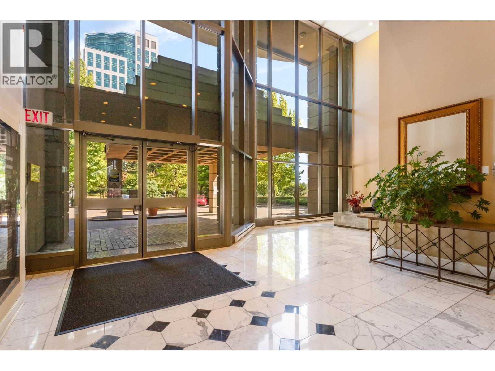 2005 6888 Station Hill Drive, Burnaby, British Columbia  V3N 4X5 - Photo 3 - R3071065