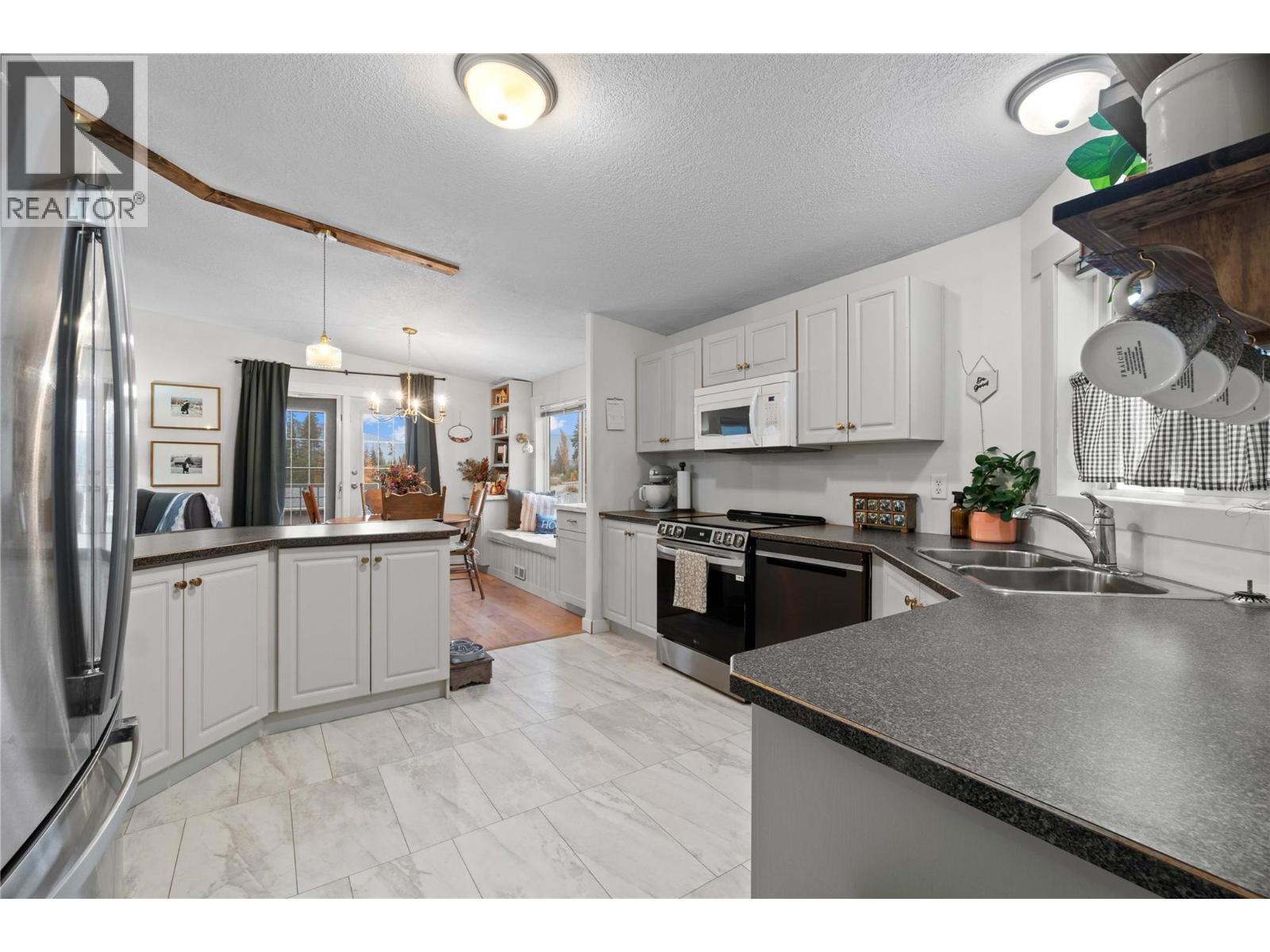 900 10 Avenue Se Unit# 27, Salmon Arm, British Columbia  V1E 2W6 - Photo 9 - 10367204