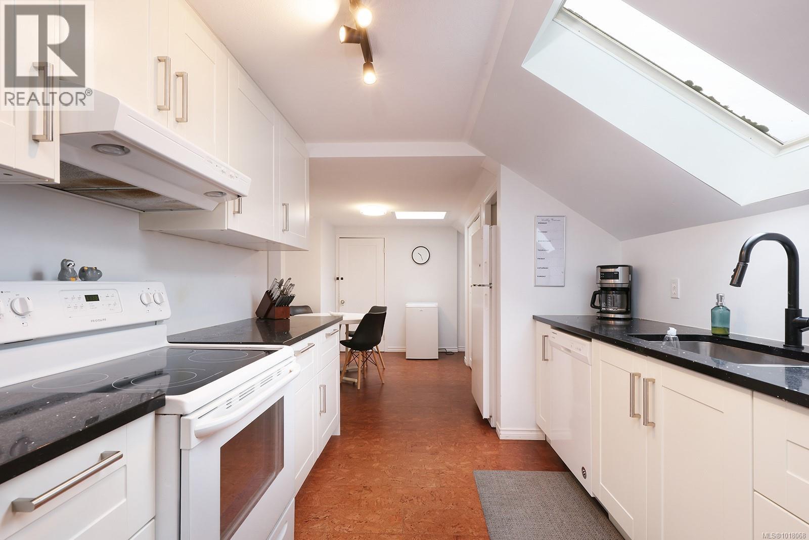 949 Fitzgerald Ave, Courtenay, British Columbia  V9N 2R6 - Photo 13 - 1018068