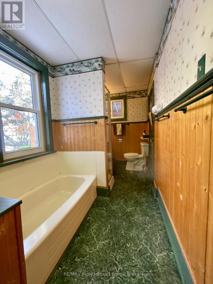 330 John Street S, Gravenhurst, Ontario  P1P 1J1 - Photo 16 - X12593744