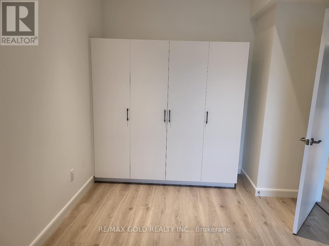 205 - 741 King Street W, Kitchener, Ontario N2G 0E9 - Photo 3 - X12595226