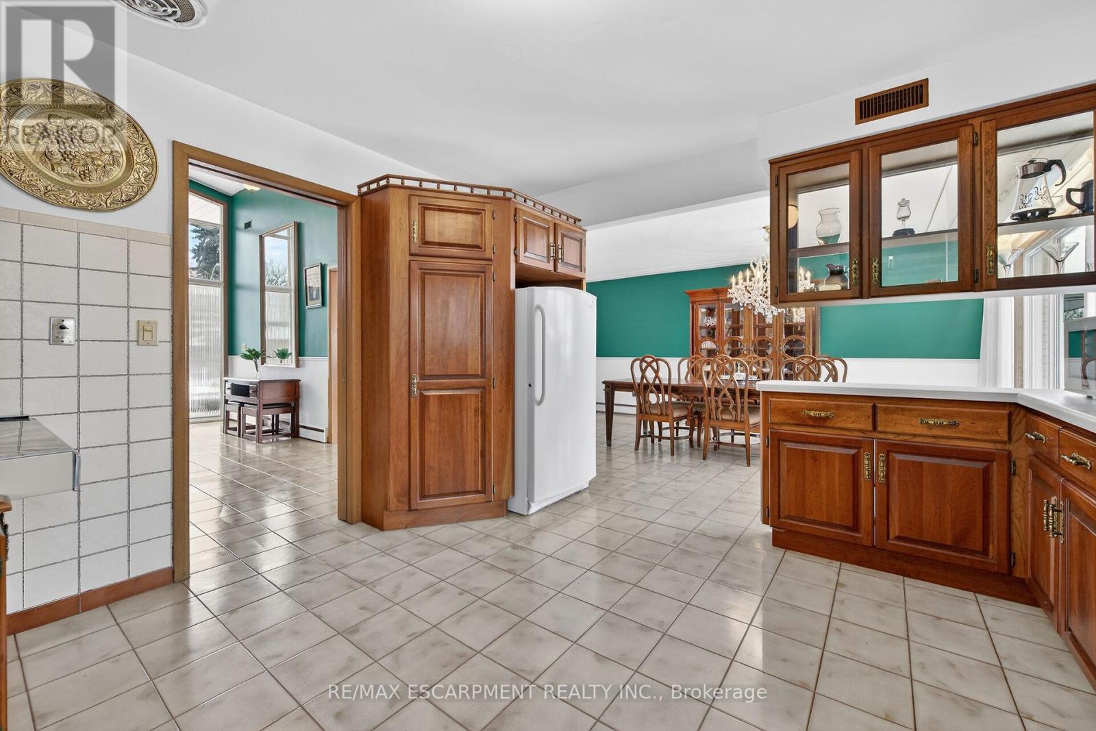 16 Southill Drive, Hamilton, Ontario  L9A 3K5 - Photo 12 - X12595254