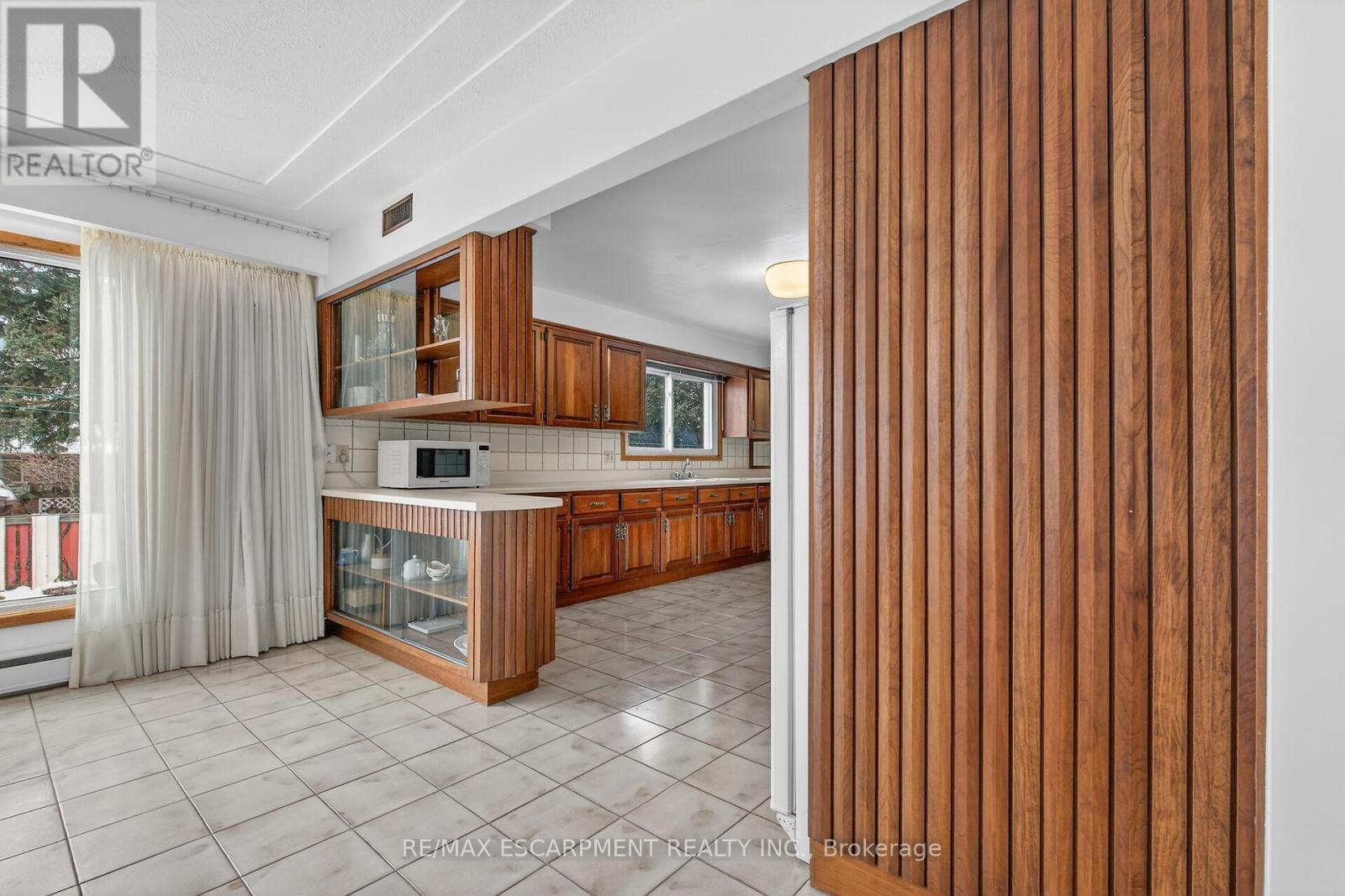 16 Southill Drive, Hamilton, Ontario  L9A 3K5 - Photo 15 - X12595254