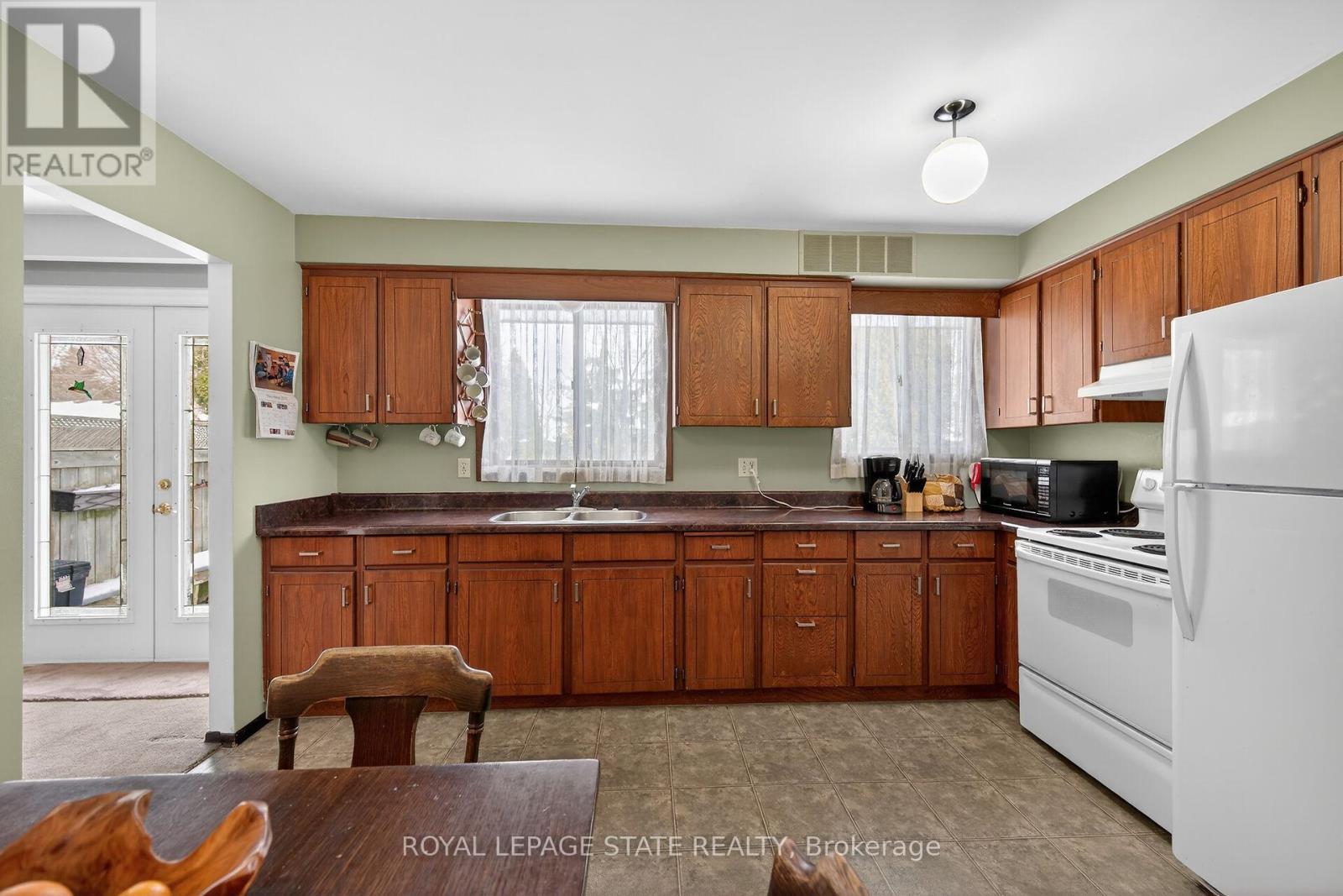 356 Cranbrook Drive, Hamilton, Ontario L9C 4T3 - Photo 10 - X12595258