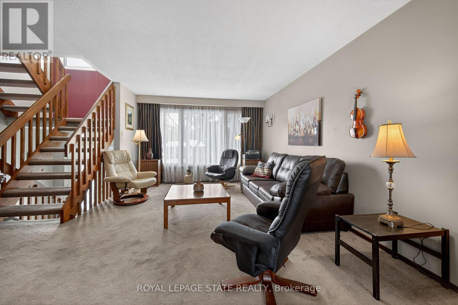 356 Cranbrook Drive, Hamilton, Ontario L9C 4T3 - Photo 3 - X12595258