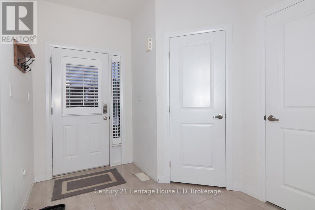 4070 Thomas Street E, Lincoln, Ontario  L3J 0S5 - Photo 3 - X12595284