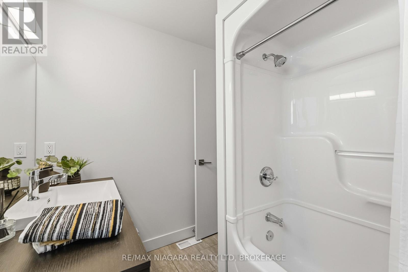 200 First St Louth Street, St. Catharines, Ontario L2S 2R6 - Photo 20 - X12595406