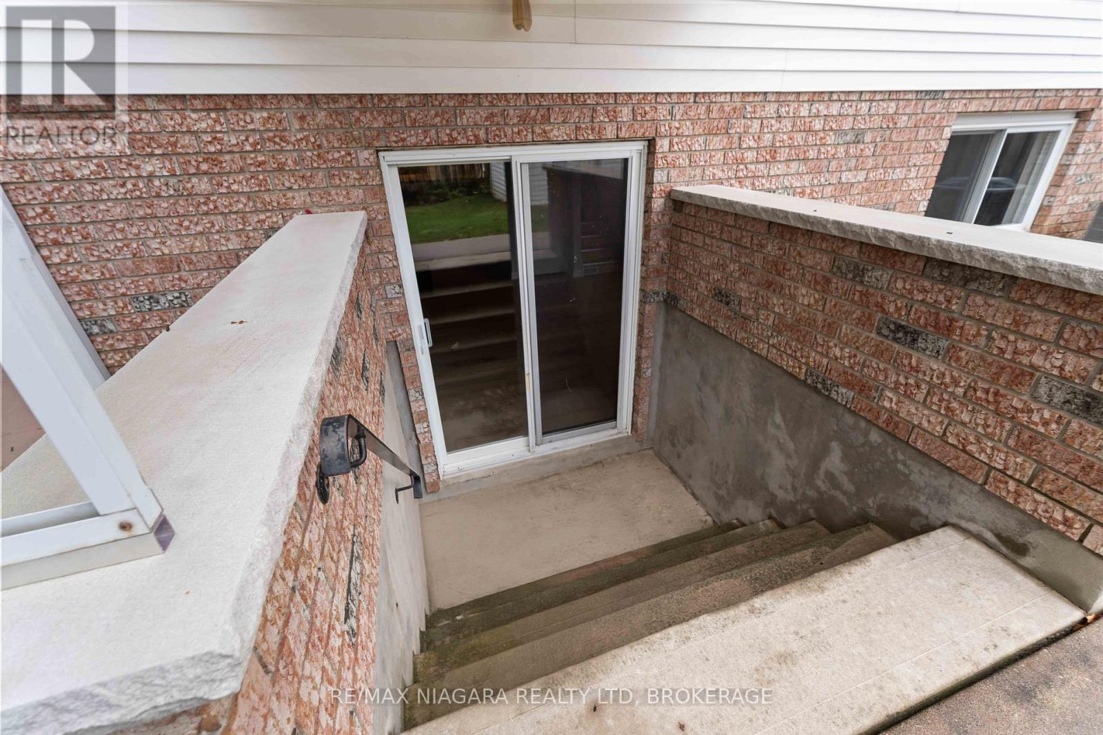 200 First St Louth Street, St. Catharines, Ontario L2S 2R6 - Photo 38 - X12595406