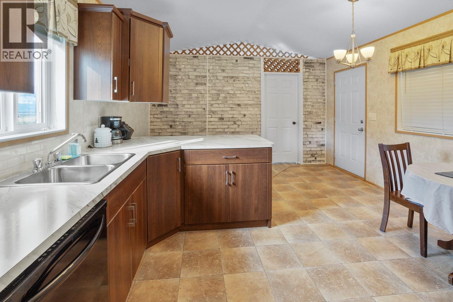 445 6th Avenue N Unit# 28, Creston, British Columbia  V0B 1G3 - Photo 7 - 10370321