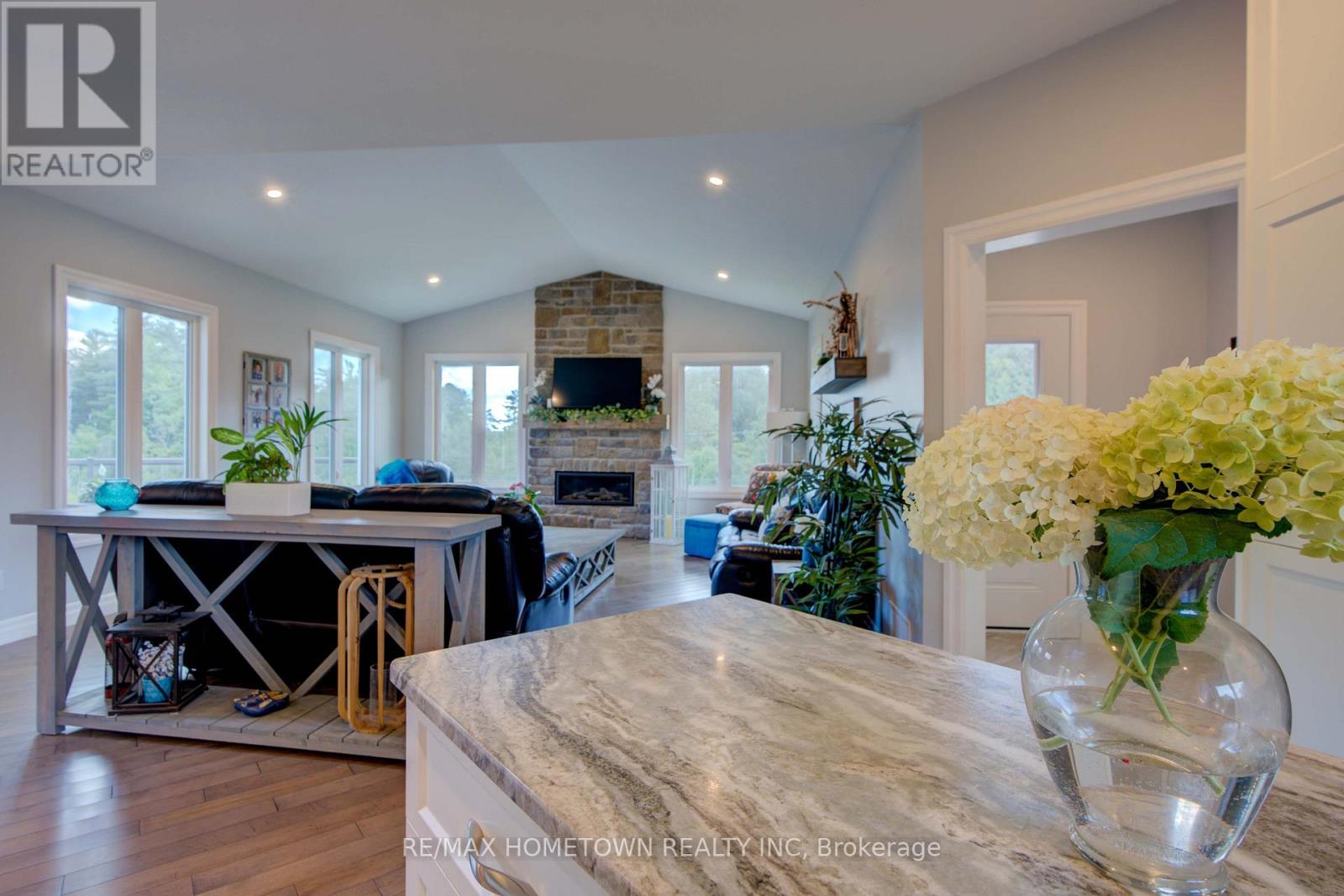 303 Old Lily Bay Road, Elizabethtown-Kitley, Ontario  K6V 5T3 - Photo 16 - X12595414