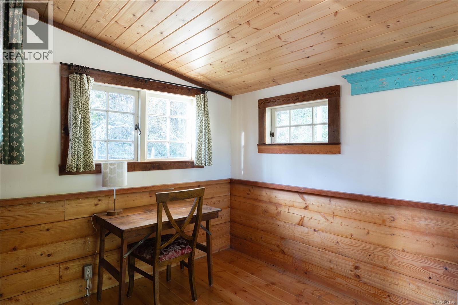 220 Menhinick Dr, Salt Spring, British Columbia  V8K 1W6 - Photo 14 - 1021384