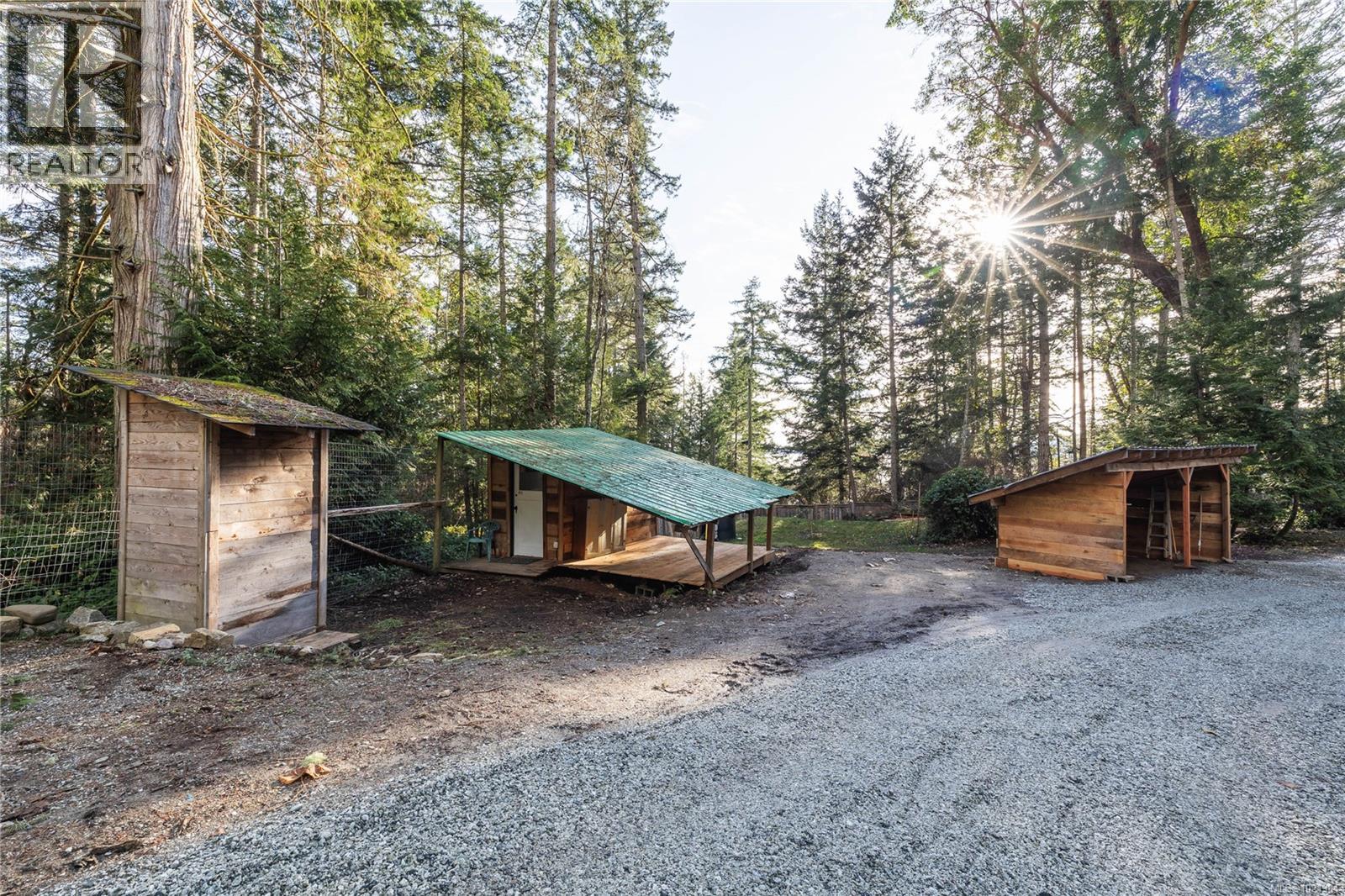 220 Menhinick Dr, Salt Spring, British Columbia  V8K 1W6 - Photo 7 - 1021384