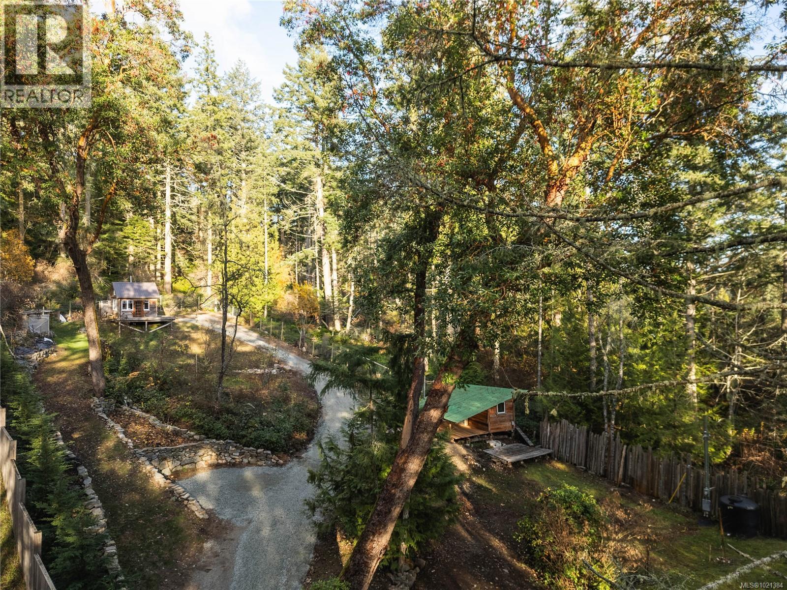 220 Menhinick Dr, Salt Spring, British Columbia  V8K 1W6 - Photo 9 - 1021384