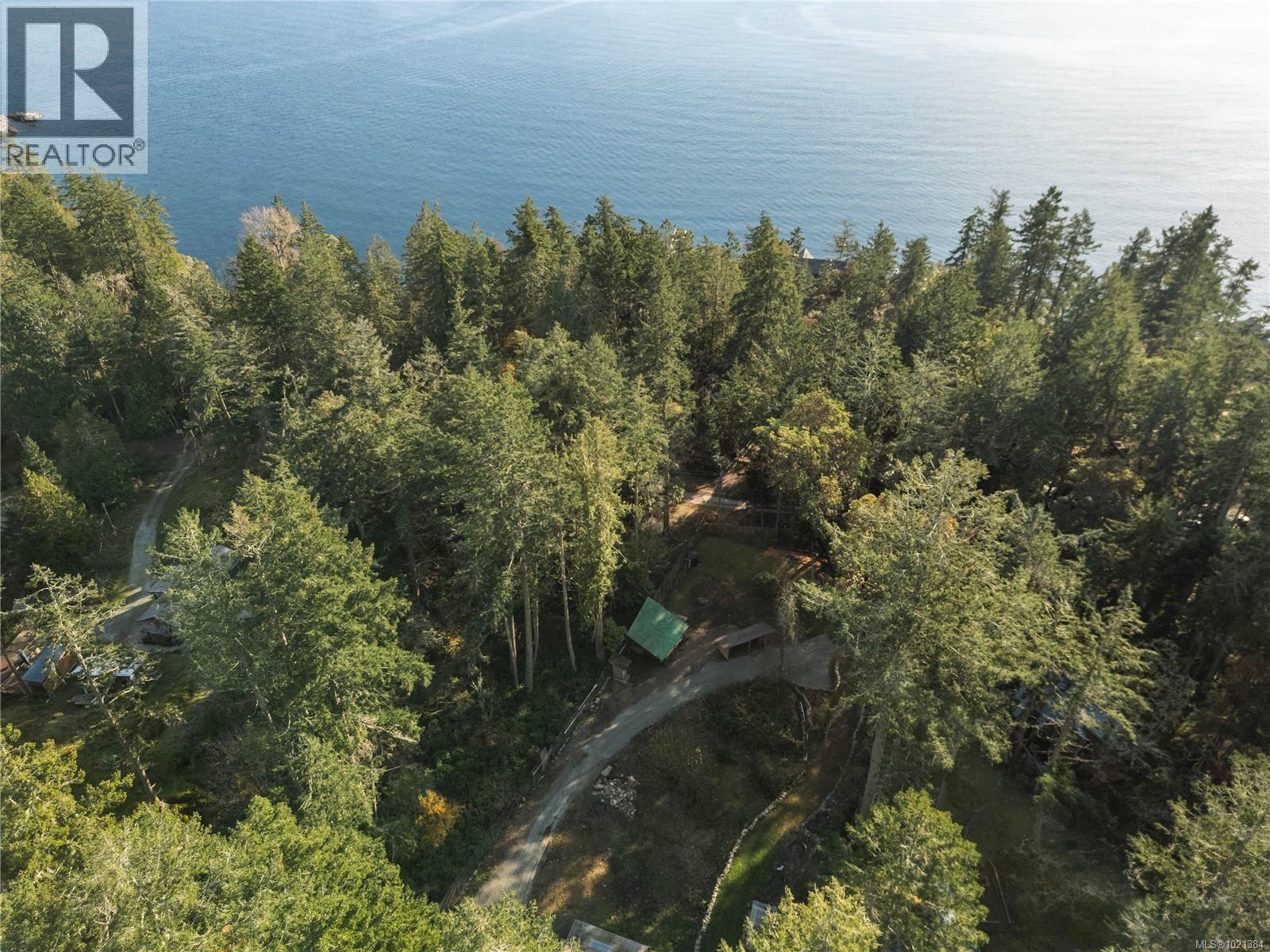 220 Menhinick Dr, Salt Spring, British Columbia  V8K 1W6 - Photo 20 - 1021384