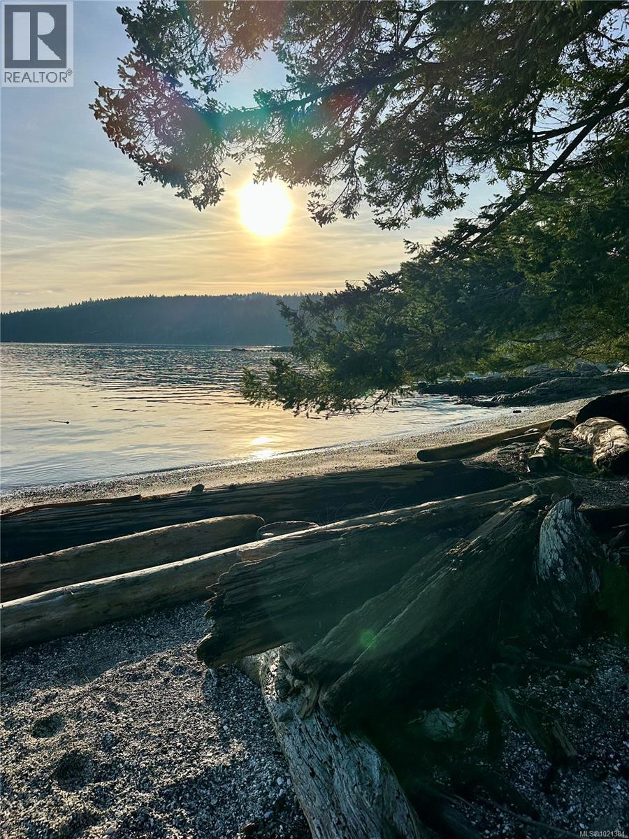 220 Menhinick Dr, Salt Spring, British Columbia  V8K 1W6 - Photo 26 - 1021384