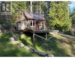 220 Menhinick Dr Salt Spring