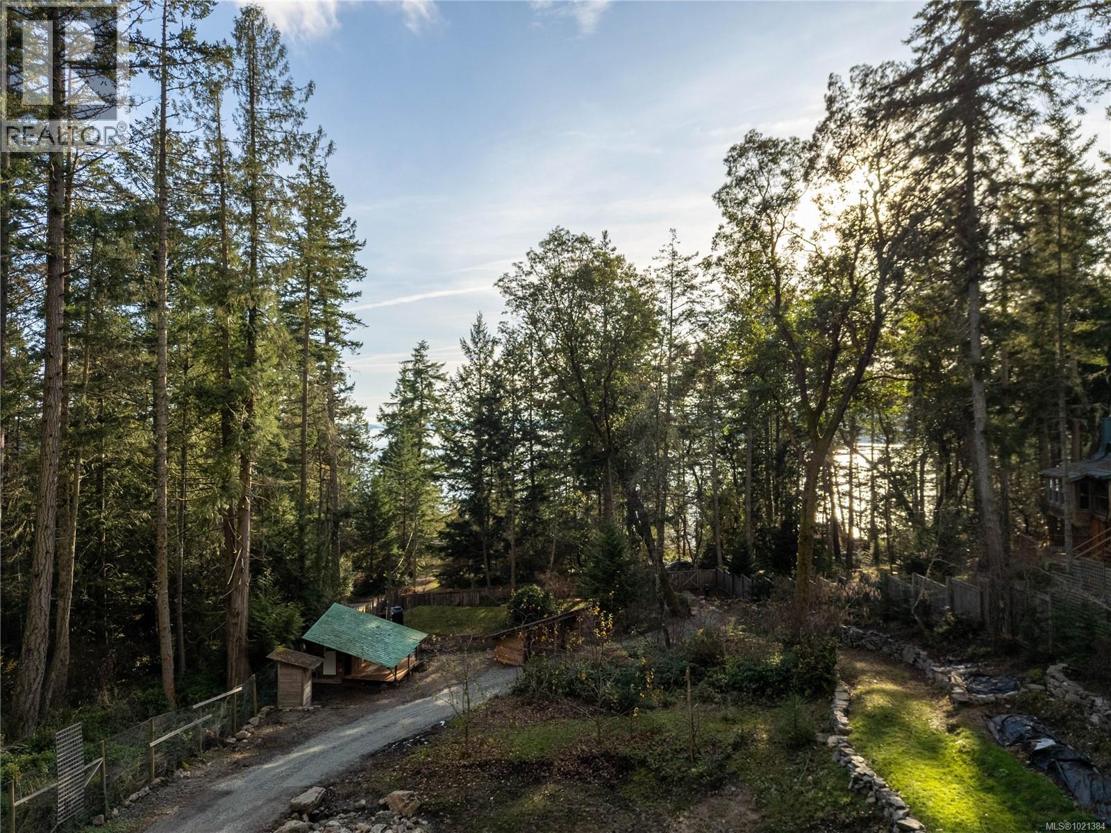 220 Menhinick Dr, Salt Spring, British Columbia  V8K 1W6 - Photo 18 - 1021384