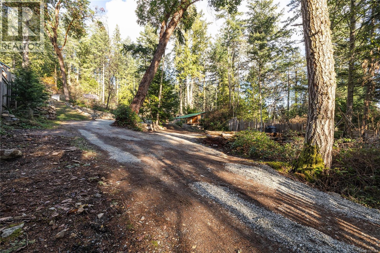 220 Menhinick Dr, Salt Spring, British Columbia  V8K 1W6 - Photo 23 - 1021384