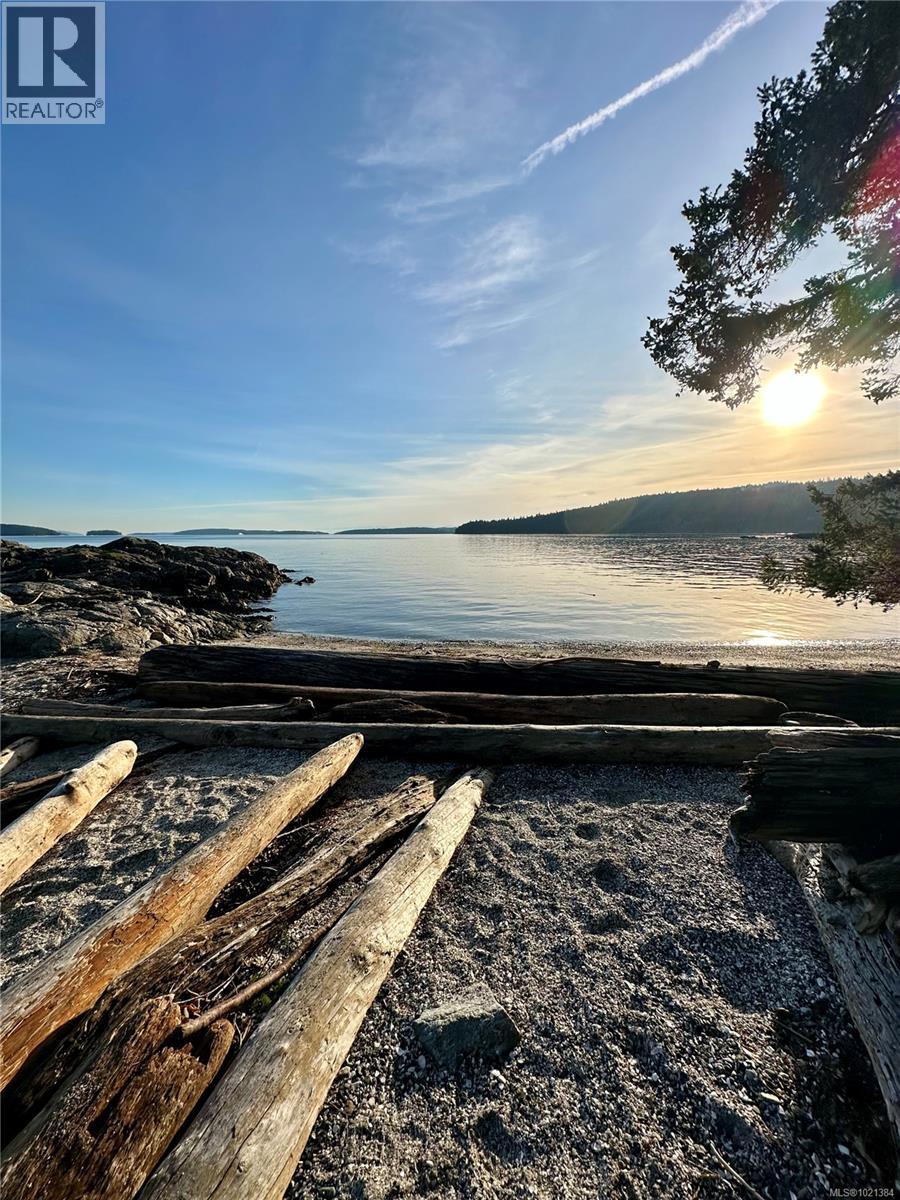 220 Menhinick Dr, Salt Spring, British Columbia  V8K 1W6 - Photo 25 - 1021384