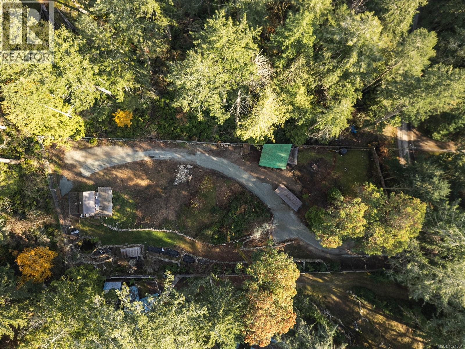 220 Menhinick Dr, Salt Spring, British Columbia  V8K 1W6 - Photo 4 - 1021384