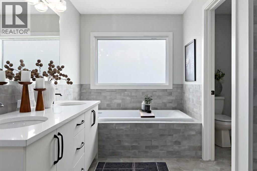 36 Creekstone Grove Sw, Calgary, Alberta  T2X 5W2 - Photo 18 - A2272180