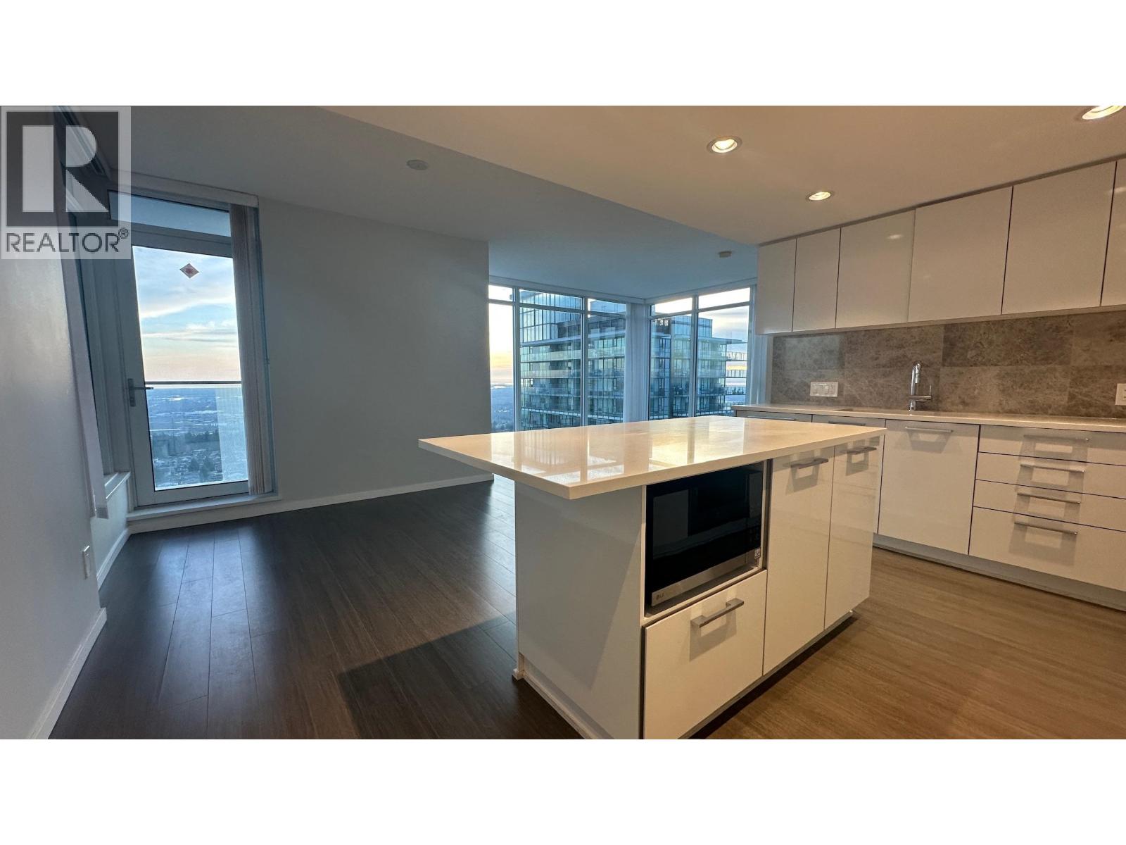 3601 6700 Dunblane Avenue, Burnaby, British Columbia V5H 0J3 - Photo 2 - R2986392