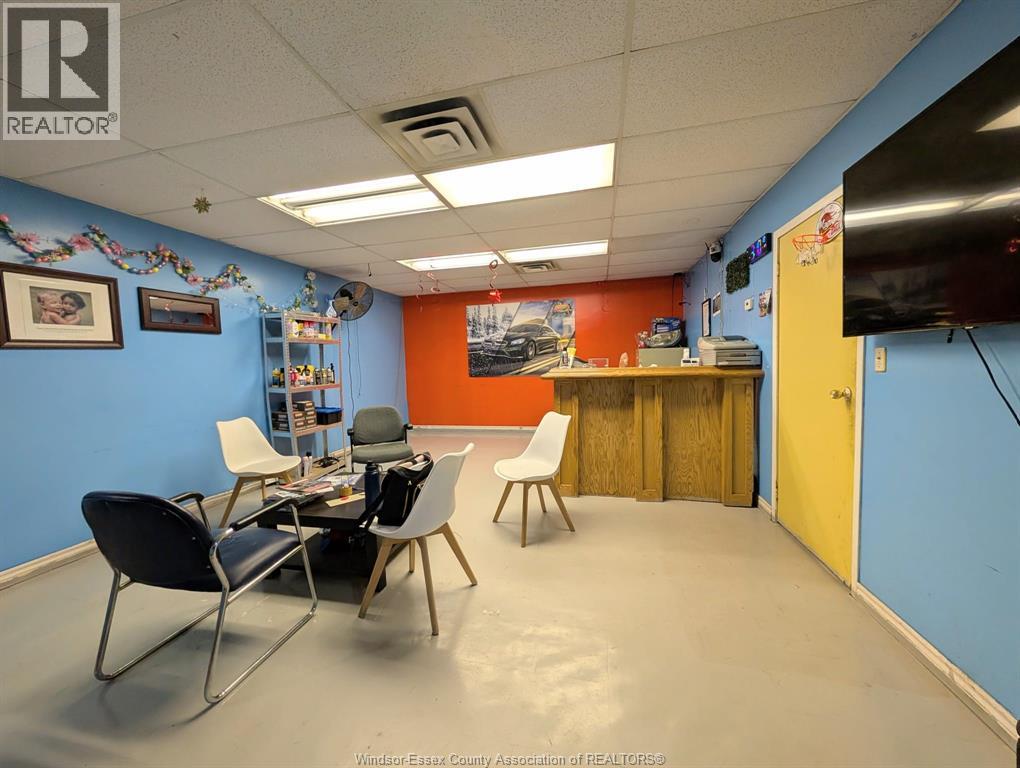 2393 Pillette Avenue, Windsor, Ontario  N8T 1P7 - Photo 11 - 25031031