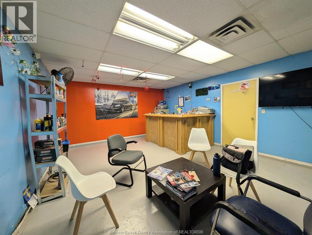2393 Pillette Avenue, Windsor, Ontario  N8T 1P7 - Photo 12 - 25031031
