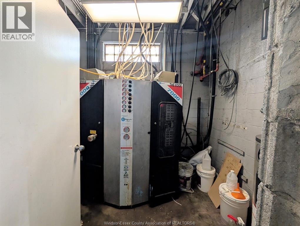 2393 Pillette Avenue, Windsor, Ontario  N8T 1P7 - Photo 13 - 25031031